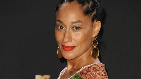 tracee ellis ross sexy pics|Tracee Ellis Ross puts underwear on display in red。